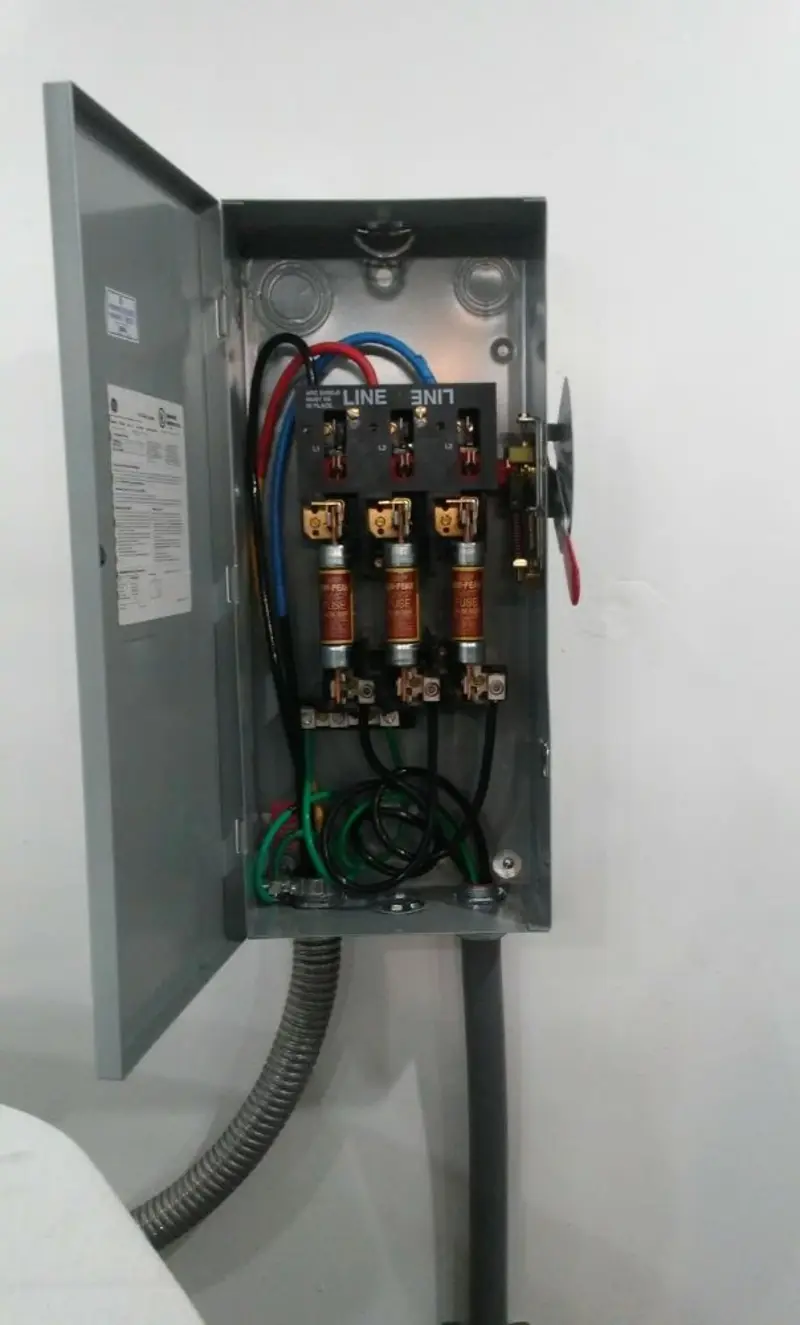 Three-phase disconnect switch installed for Smoke Detector Installation in West Miami